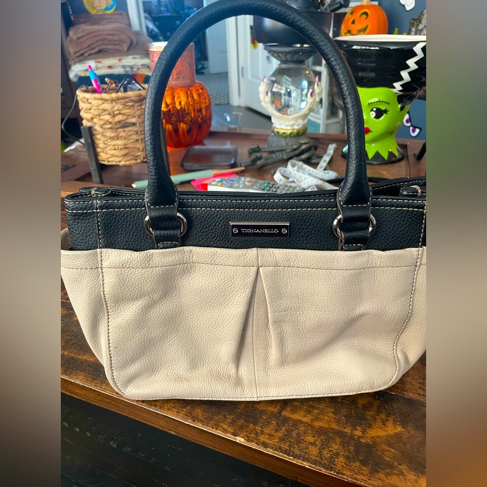 TIGANELLO BEIGE AND BLACK PURSE 12wx7h